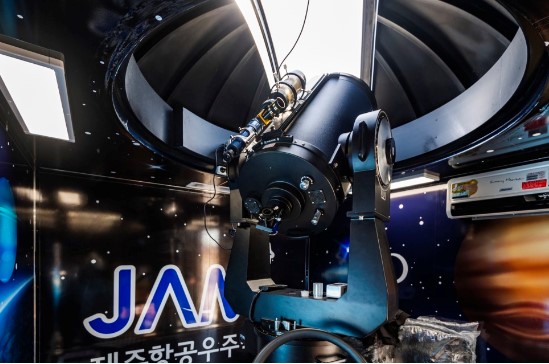 ▲ 사진=제주항공우주박물(JAM)의 천문관측이동시스템 별보카 내부모습