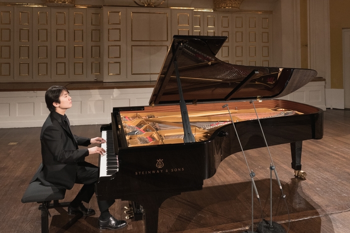  ▲  피아니스트 조성진씨가 연주하는 모습. © LG유플러스