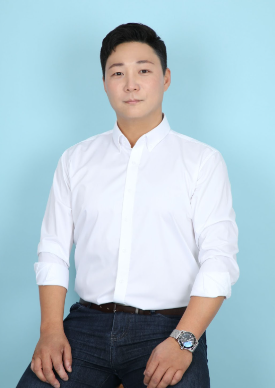 사진 = 시크한 신학수 대표 