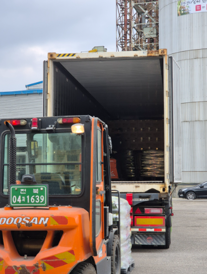 사진 = 제품 선적 모습 ⓒ 시크한