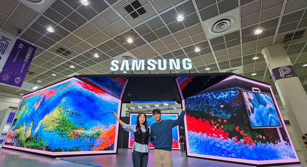 삼성전자가 서울 코엑스(COEX)에서 열리는 'KES 2025(한국전자전)'에서 참가해 주거부터 교육, 비즈니스까지 다양한 환경 속에서 일상을 혁신하는 최신 AI 제품과 기술을 선보인다.