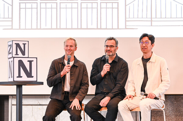 Notion이 23일 ‘Make with Notion’ 기자간담회를 개최했다. Notion 관계자(왼쪽부터 존 헐리, 퍼지 코스로우샤히, 박대성 지사장)들이 기자들의 질문에 답하고 있다.