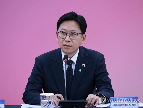 배경훈 부총리 겸 과학기술정보통신부장관이 한국과학기술연구원을 찾았다. 연합뉴스