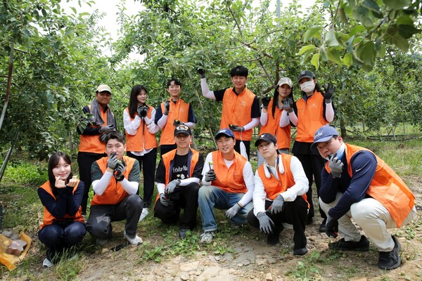 ㈜한화 경기 연천 사과농가 봉사활동