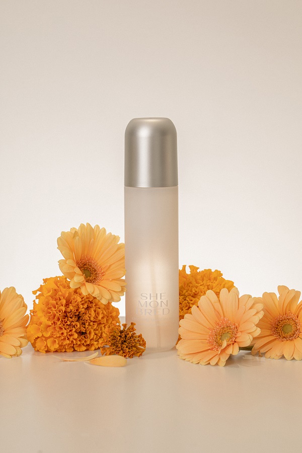 ▲사진: 쉬몬브레드 ‘에센셜 메이크업 미스트’