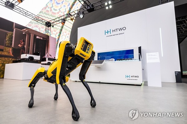 현대자동차와 기아가 로봇 기술 발전을 위한 보험 상품 개발에 현대해상과 손을 맞잡았다. 연합뉴스