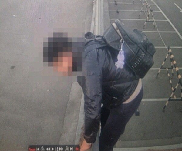 인천항에서 중국으로 불법 출국을 시도한 중국인이 체포되었다. 연합뉴스