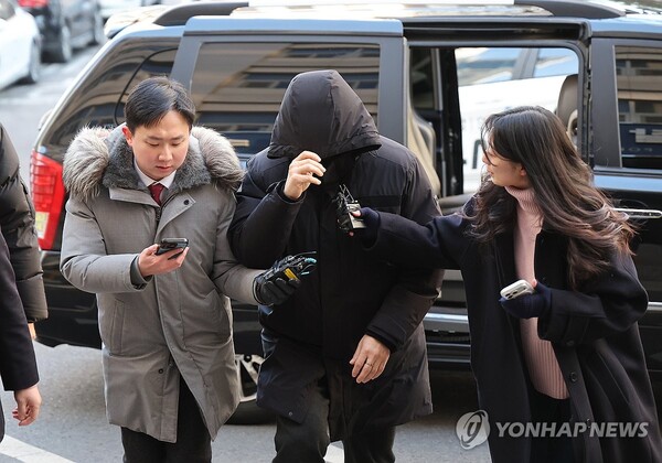강선우 전 서울시의원, 공천헌금 의혹 조사 급물살…1억원 쇼핑백 진실은?