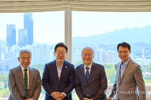 <b>이재명 대통령</b> "국민 통합 위해 조갑제·정규재와 논의"…외교부터 세제...