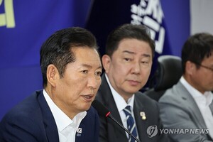 정청래, 삼성 찾아 "<b>반도체특별법</b> <b>통과</b> 최우선 과제" 강조