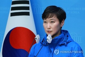 민주당 <b>이지은 대변인</b> 사퇴… 이재명-윤석열 비교 발언 논란 확산